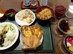 朝食

バイキング形式の朝食って
食べ過ぎちゃいますよね
太って帰ることになりそうです

では
最後まで見て頂き
本当にありがとうございます