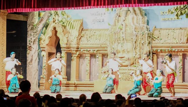 上の写真の一部を拡大したものですが、「ココナツダンス」のようです。