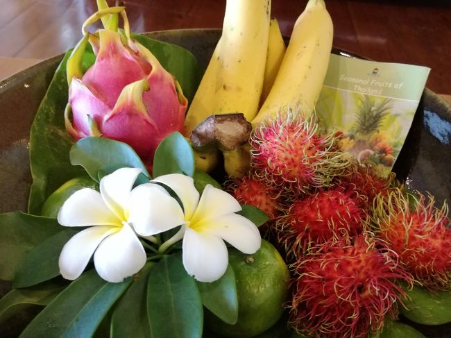 ウエルカムフルーツ。<br />毎日補充してくれるとクチコミでありましたが、残りが少なくなると補充してくれます。<br />毎日フルーツを食べるわけではないので、それはそれで良いです。