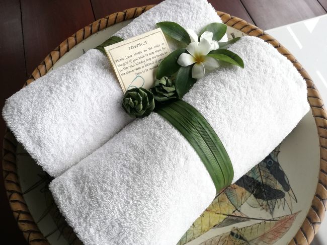 バスタブ脇にはタオルも。<br />この置き方が素敵です。