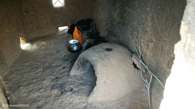 石窯でできたキッチン。<br /><br />実に原始的。