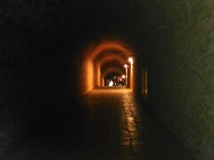 長い長ーいトンネルへ。
