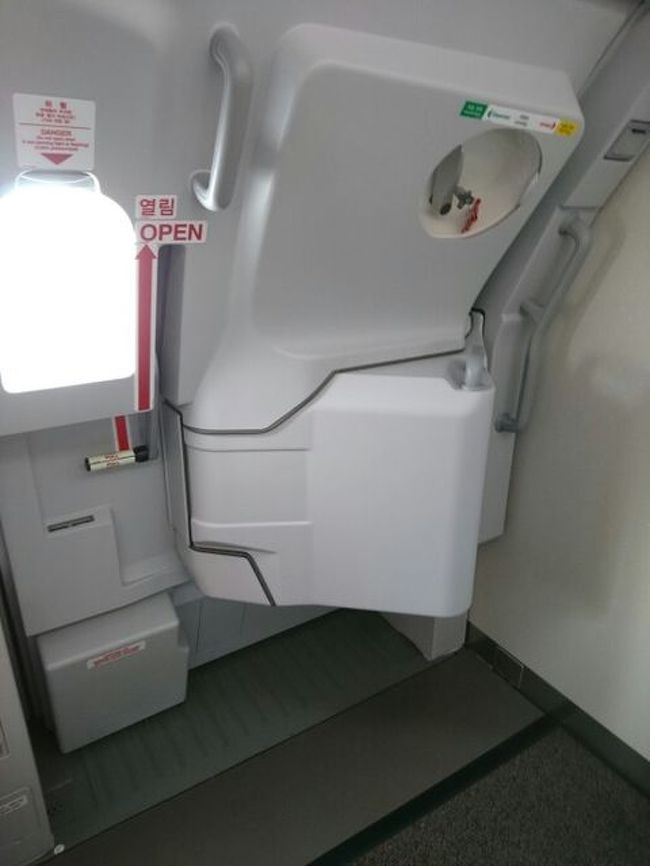 非常口扉です。全て広々していますね。