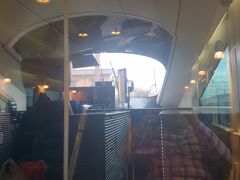 小倉に到着しました。
進行方向が変わりグリーン車が先頭になります。