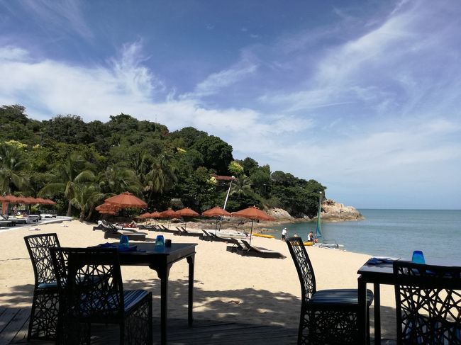 レストランから望むビーチ