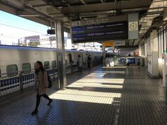 のぞみ号の通過待ち合わせ中にホームに出てみました。