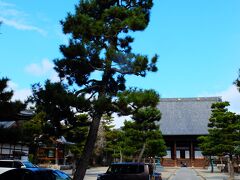 百万遍にある知恩寺。
妙に静かな空間が街中にあらわれるのです。