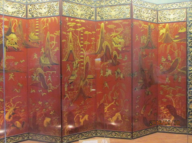 これは又派手やかな屏風だ。