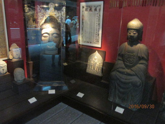 仏像のコレクションもあったのか・・