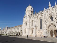 市電１５番に乗りジェロニモス修道院へ。

見ただけー。

オープン時間らしく団体団体団体。