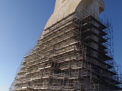 発見のモニュメントは工事中・・・。

無料で近づけましたけどね。

なんも見えない( ；∀；)