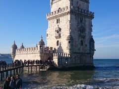 ベレンの塔。

物売り多数。

見えている通り行列。
なので見るだけー。