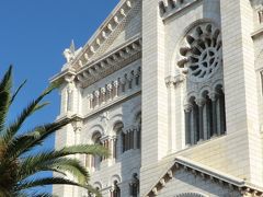 「 モナコ大聖堂 」 モナコ公妃グレース ・ ケリーが眠る教会です。