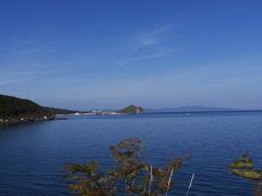 野塚展望台は利尻山とペシ岬、礼文島の眺望が見事な展望台。

この青空と海の色はきれいだ。