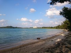 次に向かったのが底地ビーチ。
人がいなくて寂しいカンジですが、シーズンは人で溢れそう。
無料のシャワーもありましたよ。