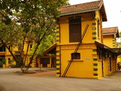 ホー・チミンが執務をしていた建物です。