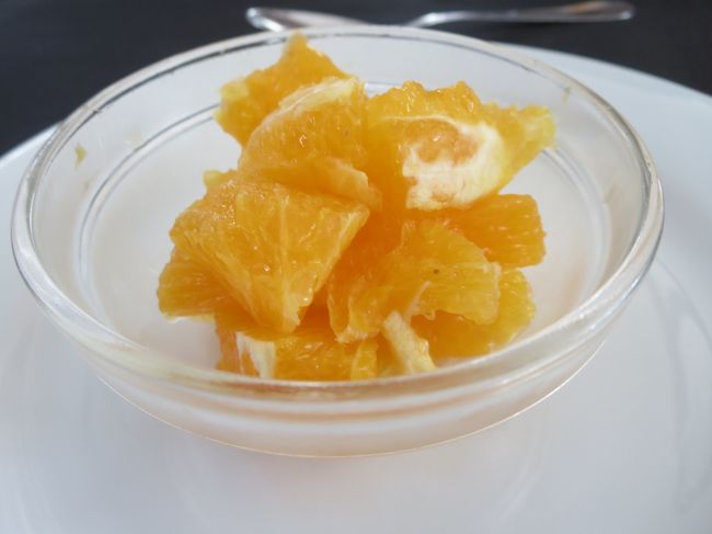最後に、オレンジが出てきました。<br /><br />こういうデザートがいいな～(*^_^*)