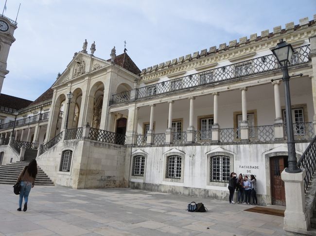 ラテン回廊には、あとで入ります。