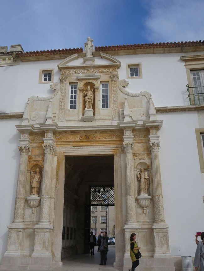 鉄の門を、内側から♪