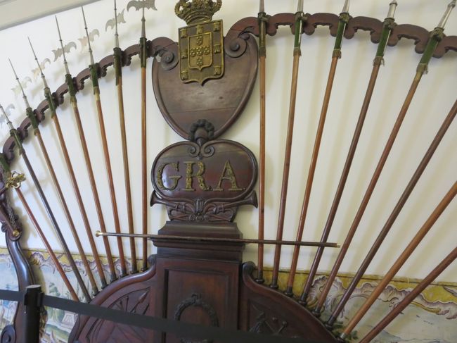 (＠_＠;)こちらは、武器がいっぱい？！