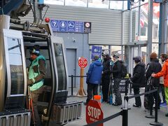 30分間乗ります。
途中に駅がありますが、そこで降りてはいけません。