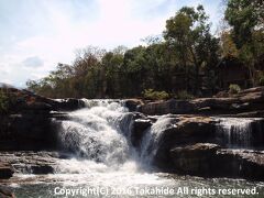 タート・ローの滝

滝壺で泳ぐほか、トレッキングやエレファント・ライドができます。


タート・ローの滝：http://www.southern-laos.com/Tad-Lo-Tad-Hang