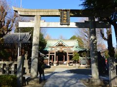 牛嶋神社

貞観２年（860）、慈覚大師の神託により創建。
祭神は、須佐之男命、天之穂日命、貞辰親王命（さだときしんのうのみこと） 

五年に一度の大祭では、鳳輦（牛車）を中心とする古式豊かな行列が氏子町内を巡行します。
2012年の大祭の様子はこちらです。
http://4travel.jp/travelogue/10707515
