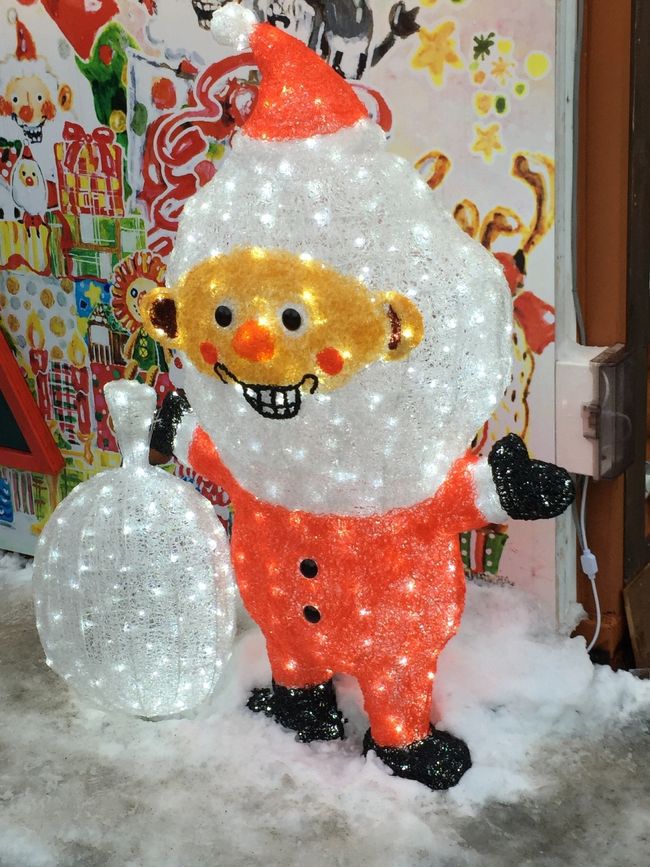    昭2002年、札幌市とドイツ・ミュンヘン市が姉妹都市提携を結んで30周年を迎え，ミュンヘンのクリスマス市を札幌で開催したのが「ミュンヘン・クリスマス市 in Sapporo」の始まりの様です．