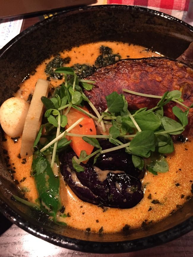    昨年度1番人気のチキン野菜カレー，4辛．何故か理由は分かりませんが商品提供迄にかなり時間を要し残念でした．<br />   かなりクリーミィなスープでしたが，ストレートにガツンと香辛料が来る感じではなかったですね．個人的にはもう一工夫欲しいかも．