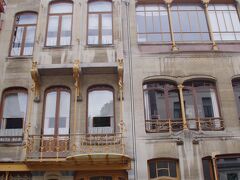 ⑤Private House and studio of Victor Horta（オルタ邸。現オルタ美術館)
Rue Americaine 23-25　ARCHITECT Victor Horta, 1898-1901
世界遺産「建築家ヴィクトル・オルタの主な都市邸宅群」の1つです。
アトリエと住宅を兼ねたオルタ自身の邸宅で唯一内部が公開されてます。
一般：14時-17時30分（入館は17時15分まで）
観覧料　一般：10ユーロ
詳細はオルタ美術館 - 公式サイトで確認して下さい。
オルタ美術館 - 公式サイト
http://www.hortamuseum.be/

