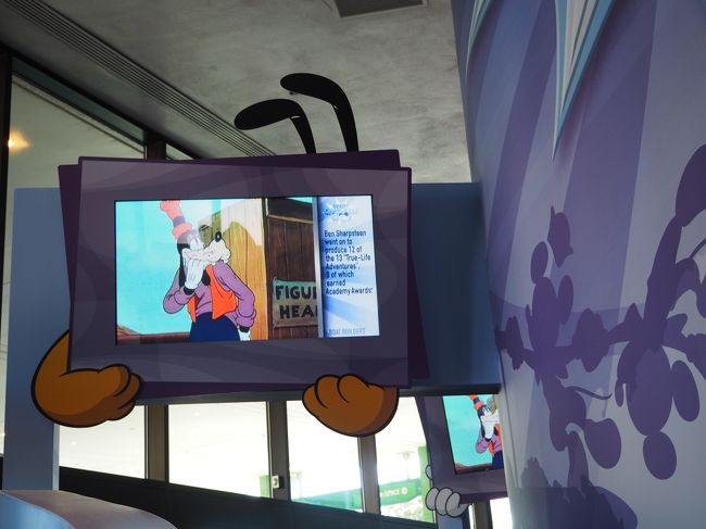 キューラインもかわいいんです。<br /><br />TVモニターを持ってるの。<br /><br />ミニーちゃんも、ミッキーもいましたよー