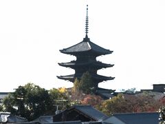 高台寺駐車場から見た八坂の塔

高台寺にバスを駐車して、ここから弐寧坂・産寧坂を歩いて清水寺へ向かった。