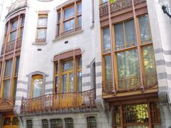②Hotel Solvay(ソルヴェー邸)：Avenue Louise 224
ARCHITECT Victor Horta 1895/1898
世界遺産「建築家ヴィクトル・オルタの主な都市邸宅群」の1つです。
依頼者のアルマン・ソルヴェー (Armand Solvay) が、資金に糸目をつけなかった上に何の注文もつけなかったために、オルタがその創造力を遺憾なく発揮でき、オルタ住宅の集大成と言われてます。
