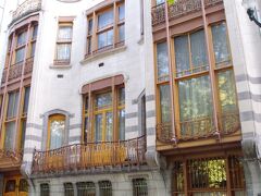 ②Hotel Solvay(ソルヴェー邸)：Avenue Louise 224
ARCHITECT Victor Horta 1895/1898
世界遺産「建築家ヴィクトル・オルタの主な都市邸宅群」の1つです。
依頼者のアルマン・ソルヴェー (Armand Solvay) が、資金に糸目をつけなかった上に何の注文もつけなかったために、オルタがその創造力を遺憾なく発揮でき、オルタ住宅の集大成と言われてます。
