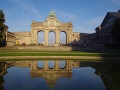 さて、またまた場所は変わりサンカントネール公園の凱旋門です。
ここからほど近い場所に壁画作家であったポール・コーシー(1875-1952)が自ら設計した自邸があります。

