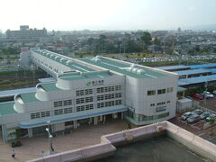 旅は直江津駅から始めます。