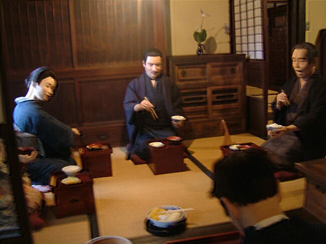 次の部屋に向かう度に警戒しながら歩かなくてはなりません。まるでお化け屋敷のようです。夜に来たら絶対泣きますね(^-^;;;<br /><br />