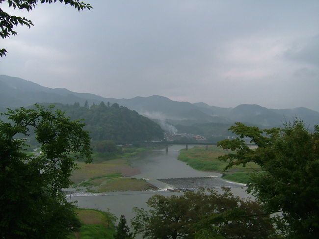 大洲城本丸からは周辺の山々や街並みを見ることができます。