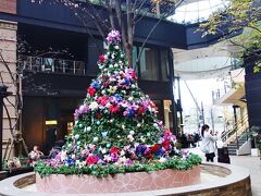 三菱ビルの中庭、ブリック･スクェアもクリスマス