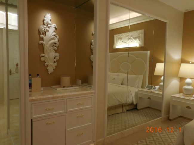 引き出しにポットなども収納されていました。