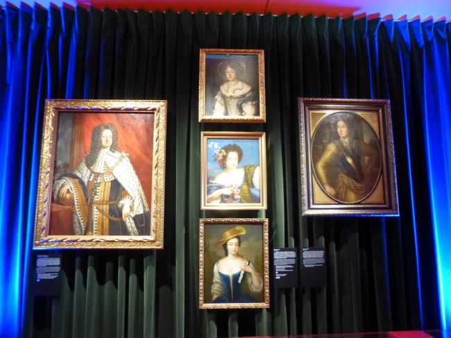 帰国してパンフレットを見てみると、Als die Royals aus Hannover kamen（ハノーファー王朝の登場）＝同君連合の300年を祝うニーダーザクセン州展覧会と称したものが、<br />Residenzmuseum im Schloss Celleツェレ城博物館、<br />ハノーファーでは離宮ヘレンハウゼン博物館、<br />州立博物館、歴史博物館、<br />Wilhelm Busch Museumヴィルヘルム・ブッシュ博物館（独特の風刺画）と5ヶ所で開催されていました。<br /><br />写真はMuseum Schloss Herrenhausen離宮ヘレンハウゼン博物館