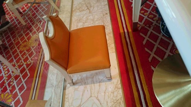 荷物を置くためのイスがかわいい