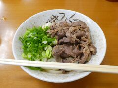 おはらい町で伊勢うどんを食べました。
四国のうどんと違い、コシは強くないですが麺もモチモチしていて癖になる食感でした。