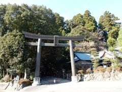 高千穂神社です。

天孫（ニギノミコト）降臨の地と考えられている場所に建てられた神社です。