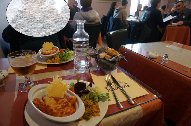 ガイドさんにこのレストランを案内してもらい、昼食<br /><br />昼食後、２時半にアルビ出発