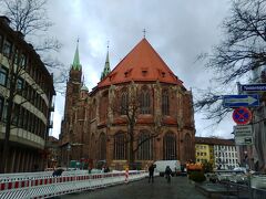 荷物を預かってもらい、ニュルンベルク市内観光へ。
ヨーロッパはそれほど回ったことがないので、由緒あるかどうかはわからなくてもとりあえず教会は入って見学できるか確認してしまう。