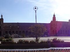 こちらがパノラマのスペイン広場。
想像していたよりずーっと広くて美しい広場です！