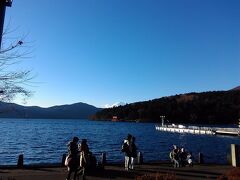 次は、芦ノ湖へと向かいます。

娘の元気度を考えて、湖まででおしまいにしました。
箱根神社は次回の楽しみにします。

子供がいると希望通りにいかないのは仕方ないですね。
柔軟にスケジュールを変更しながら対応です♪
