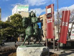 とりあえずは駅前の幸村像へ。
真田丸人気はまだ衰えず、写真を撮るのも順番待ちでした。