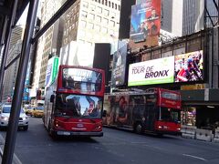 Big Bus Tours with THE NEW YORK PASS
【ニューヨークパス】
ニューヨークパスの（バウチャーとの）交換は　
ビッグバス申込所と同じ場所。
始めは　目的地移動手段として利用

※　通常　＄64/人